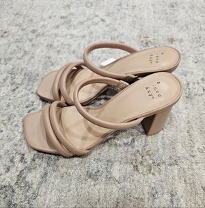 A New Day Block Sandals, New, Size 6